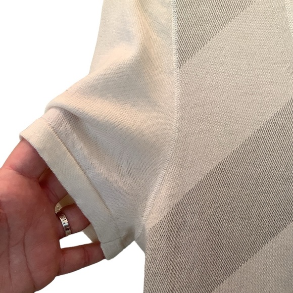 Burberry light wool sweater- perfect transitional weight! - Picture 3 of 7